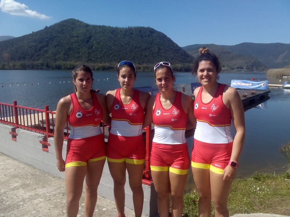 BON PAPER DELS REMERS I REMERES AMPOSTINS/INES  EN UNA REGATA NTERNACIONAL